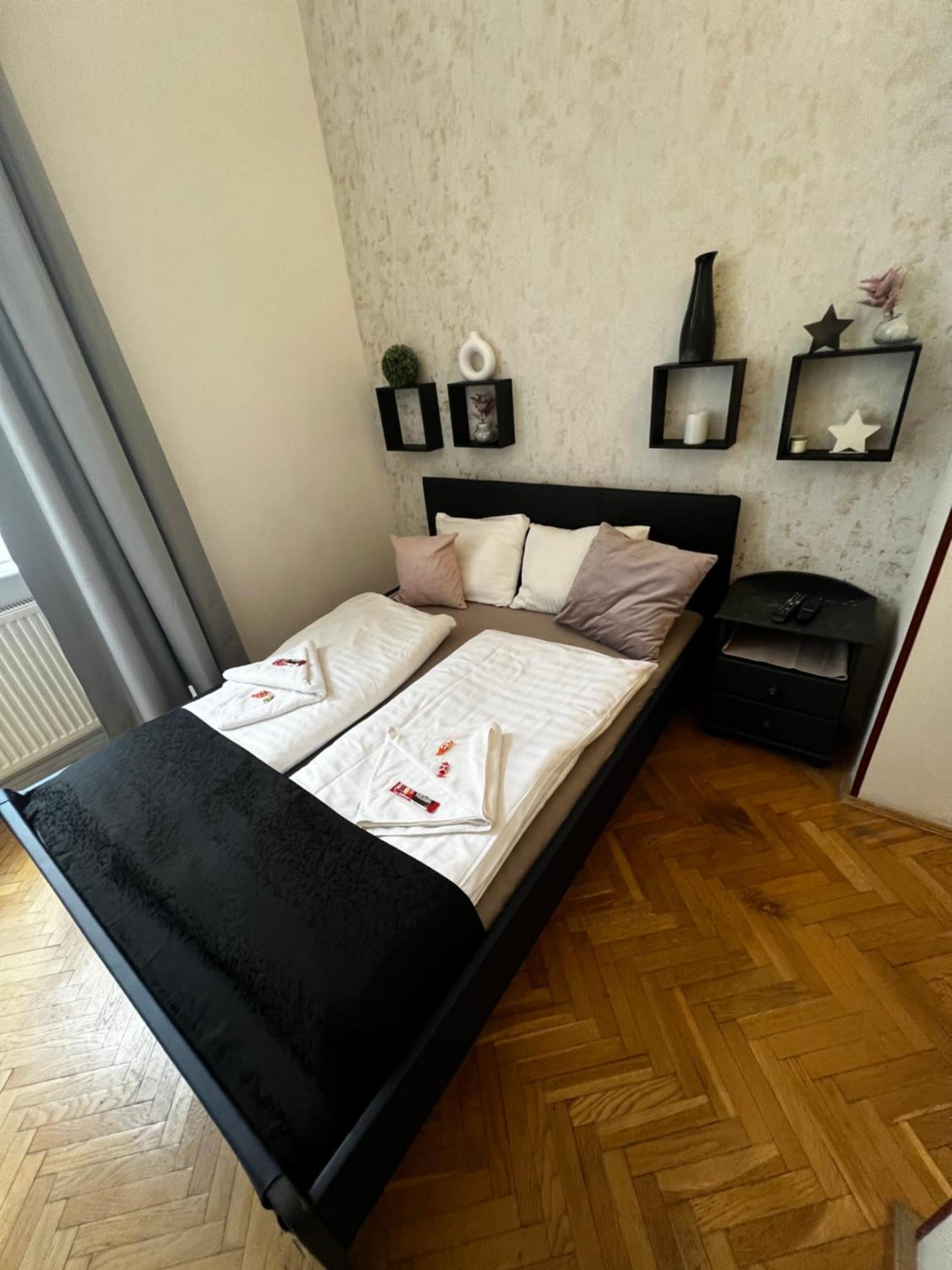 Spring Roses Downtown Boutique Hotel Budapest Exterior photo